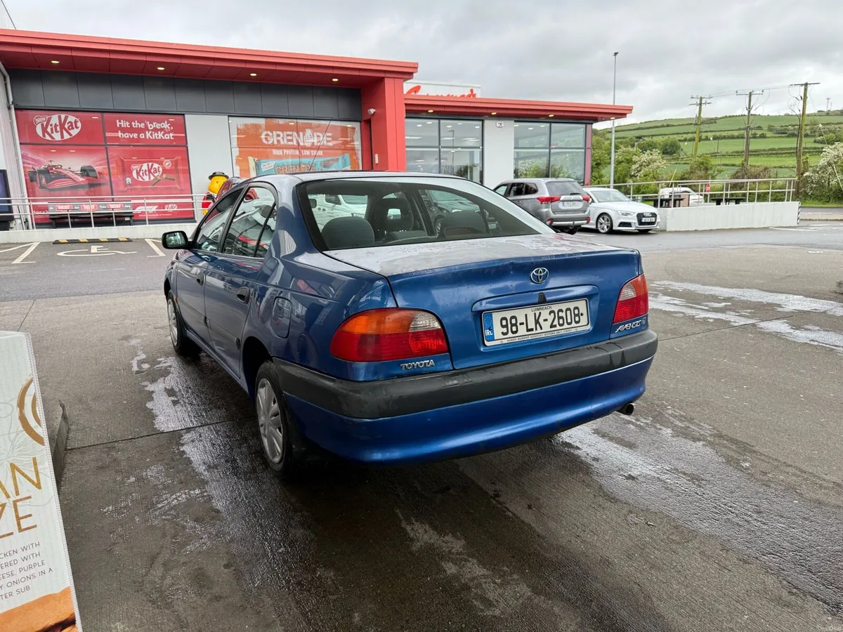 1998 avensis 112k miles petrol - Image 2