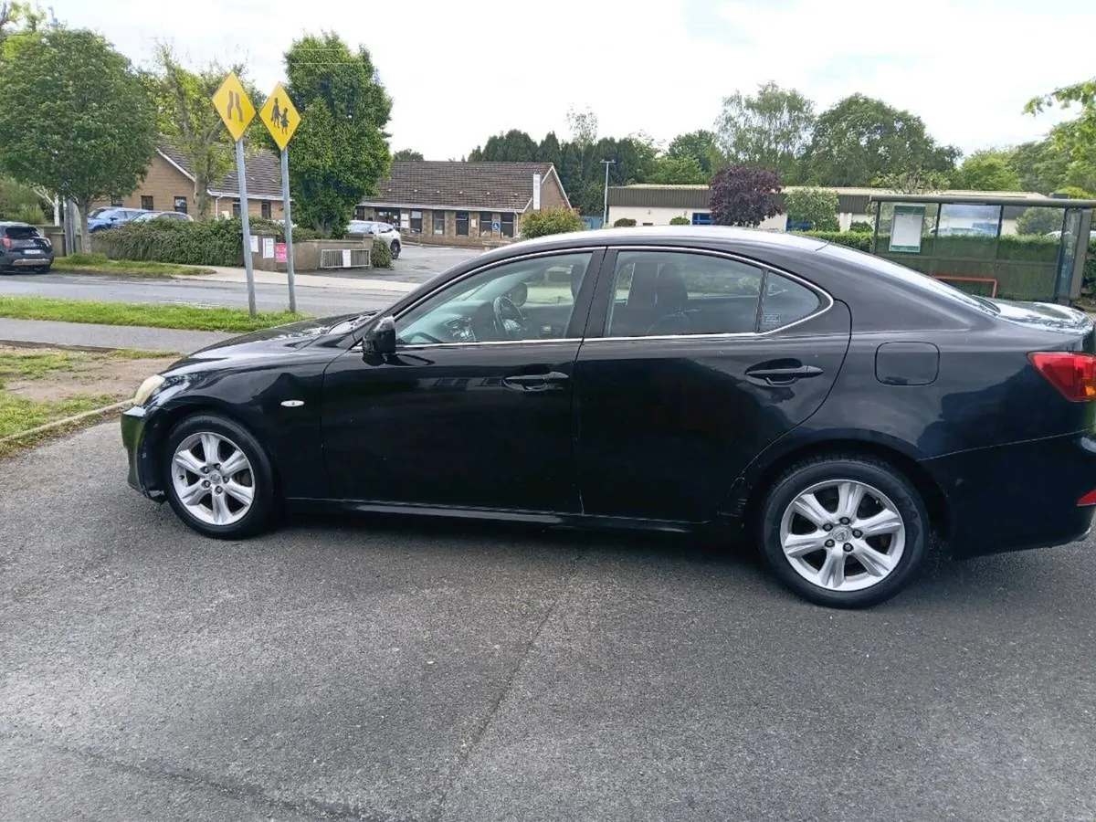 Lexus is250 - Image 4