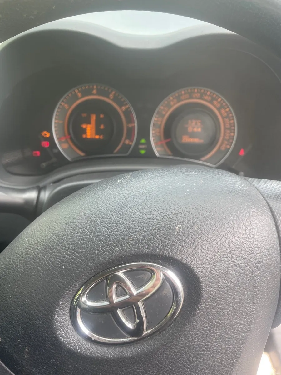 Toyota Corolla - Image 5