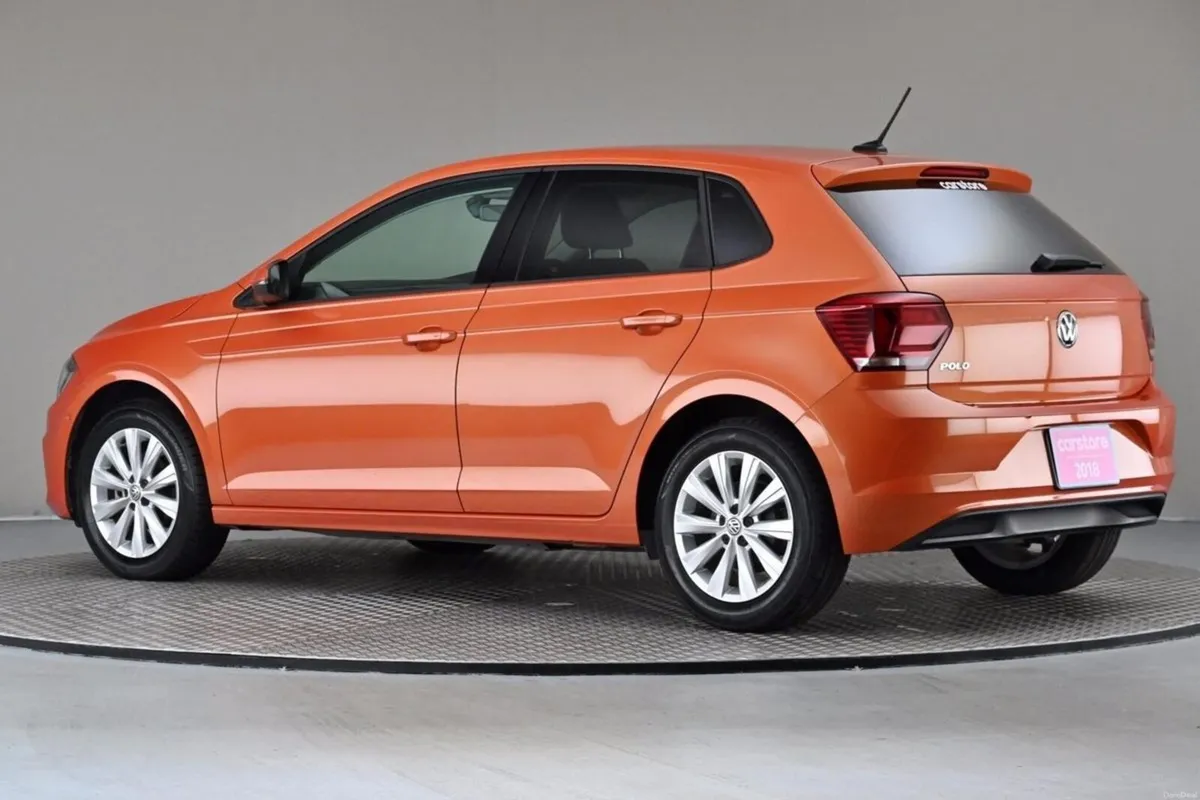 Volkswagen Polo 1.0 TSI DSG COMFORTLINE **CARPLAY* - Image 6