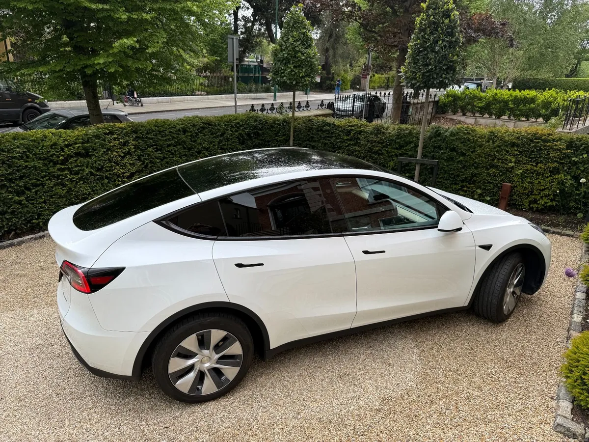 Tesla Model Y 2024 - Image 3