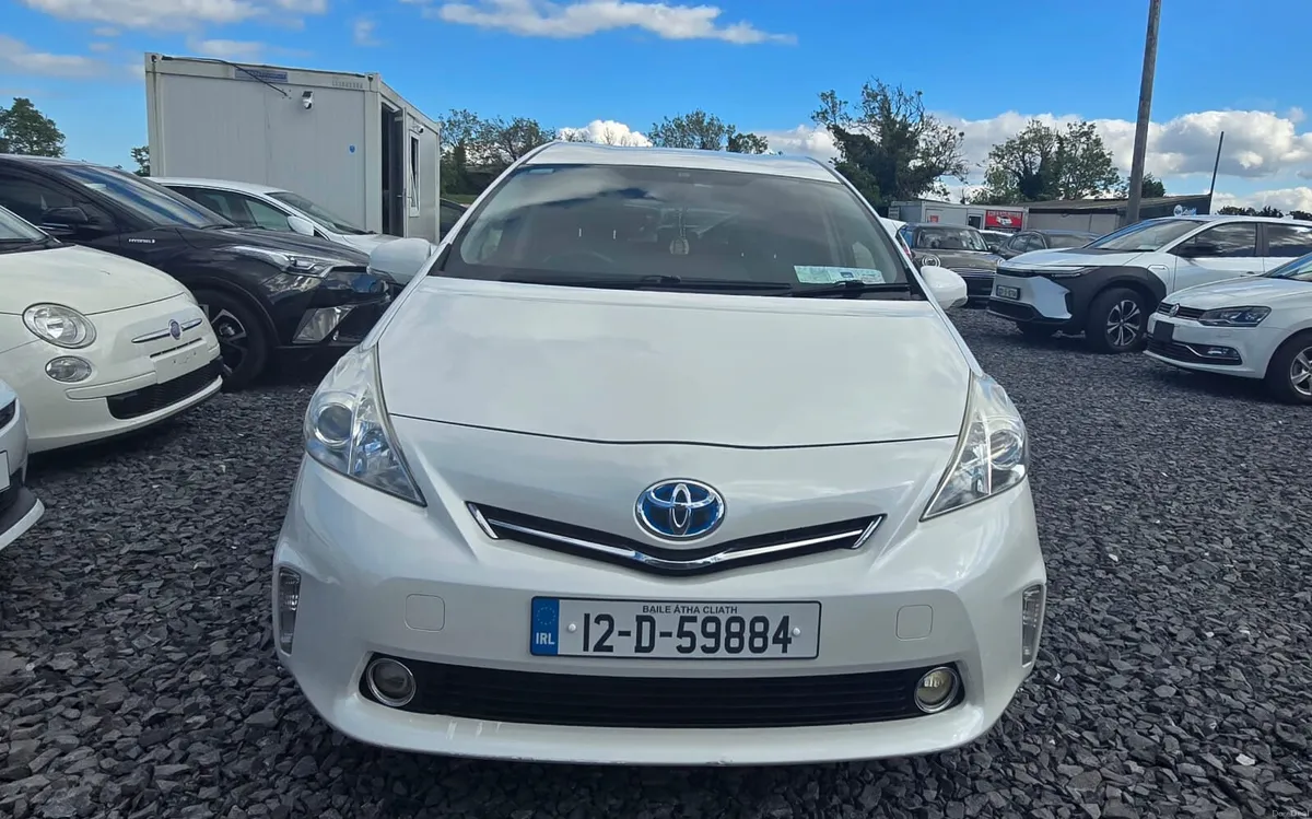 TOYOTA PRIUS ALPHA 2012 - Image 1
