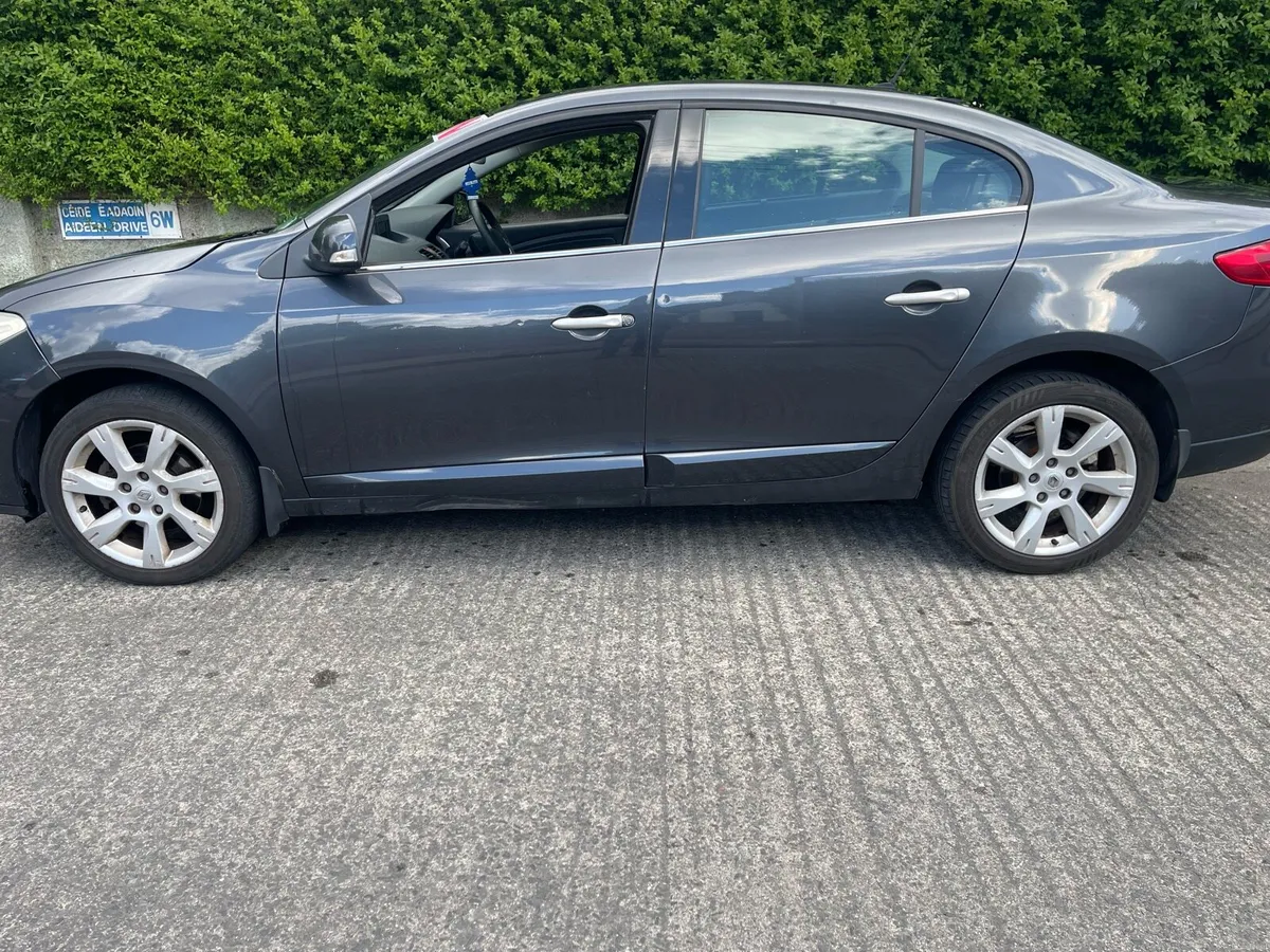Renault Fluance low mileage&Nct - Image 3