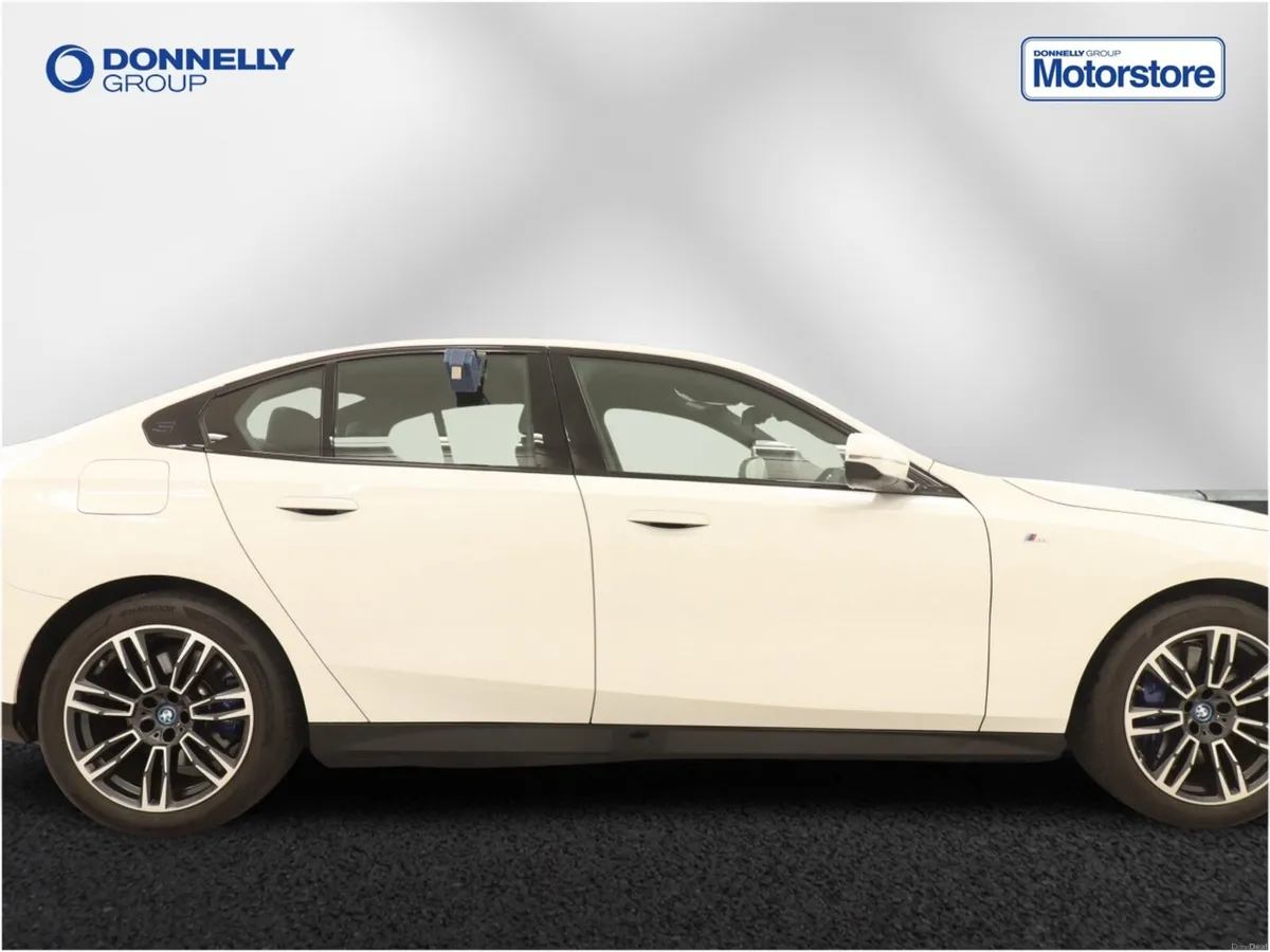 BMW i5 Saloon M Sport - Image 3