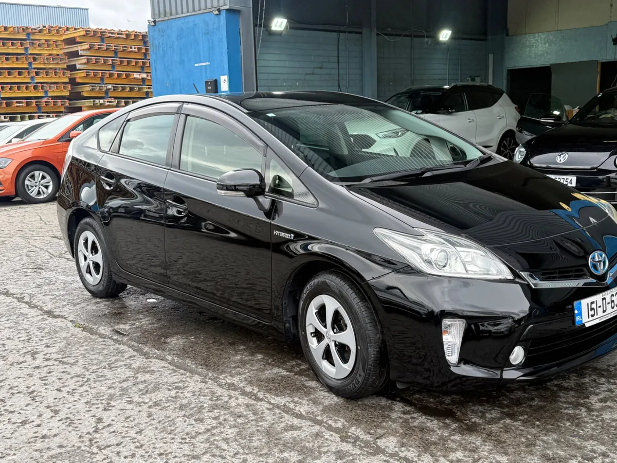 2015 Toyota Prius Hybrid Automatic - Image 3
