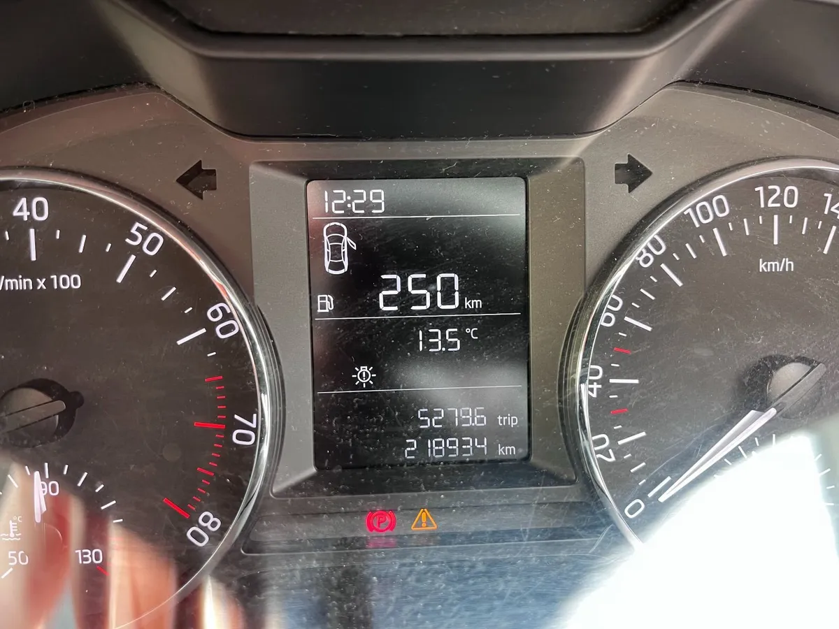 NEW NCT July 2027 Skoda Octavia 2015 - Image 6