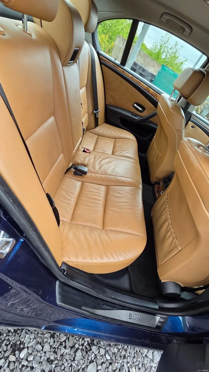 BMW 5-Series 2008 - Image 2