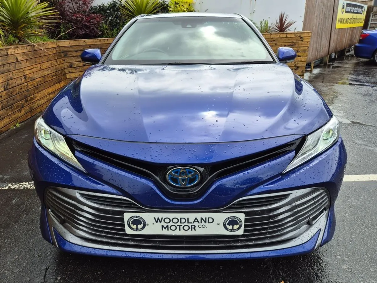 Toyota Camry 2.5 HYBRID / G-PACK WITH LEATHER / LO - Image 4