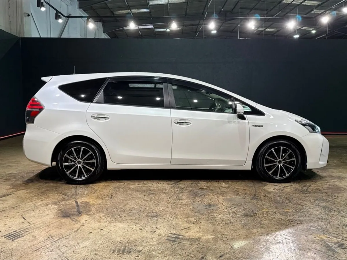 Toyota Prius HYBRID 1.8 AUTOMATIC - REVERSE CAMERA - Image 1