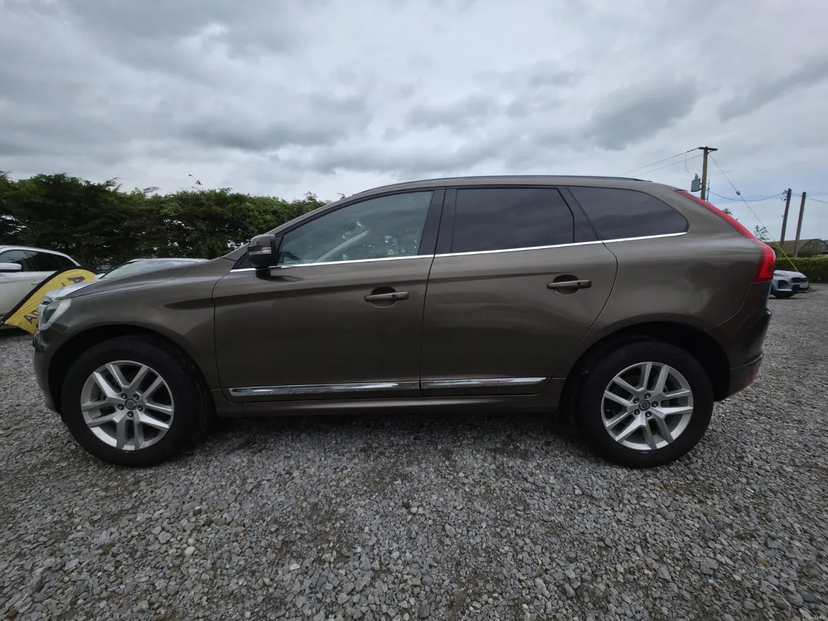 2016 Volvo XC60 D4 Classic Automatic - Image 2