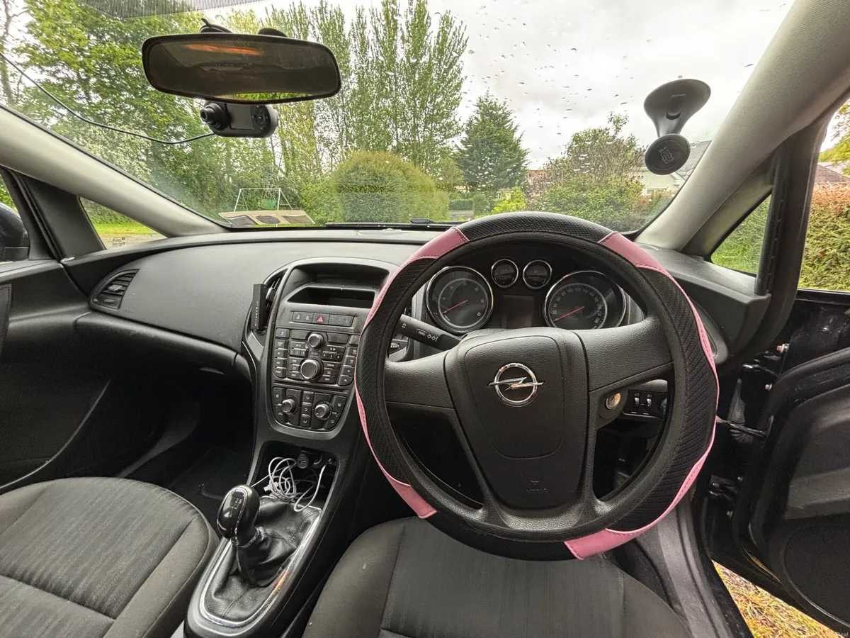 Opel Astra 2015 - Image 4