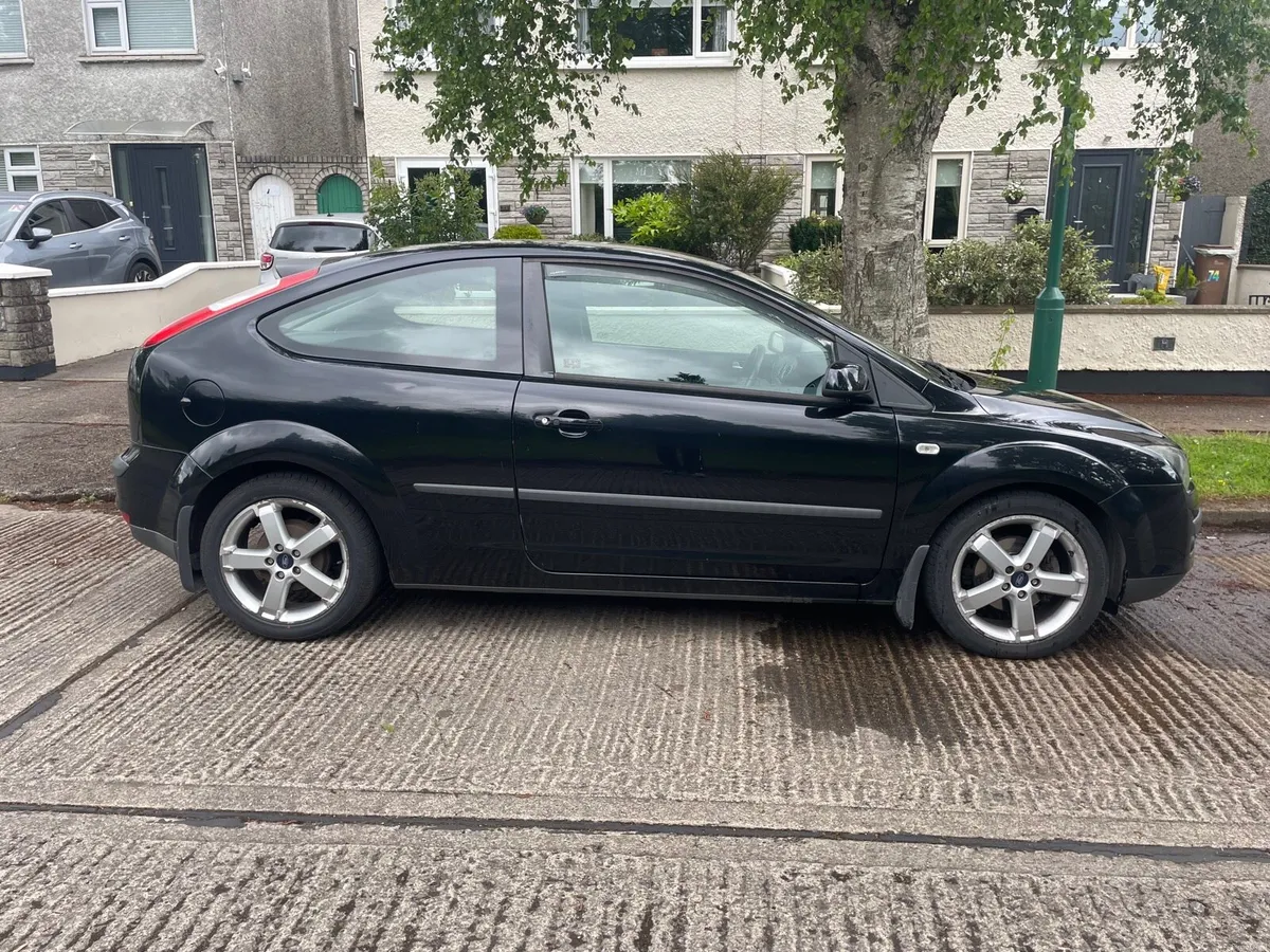 Ford Focus Zetec 2007 - Image 2