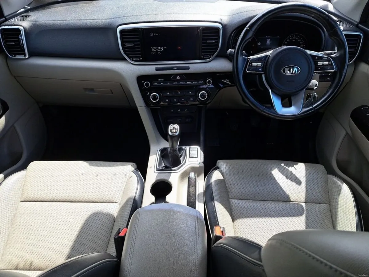 Kia Sportage 1.6 CRDI MHEV K3 BLACK EDITON - Image 4