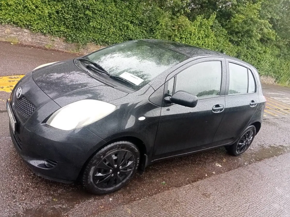 2006 yaris - Image 2