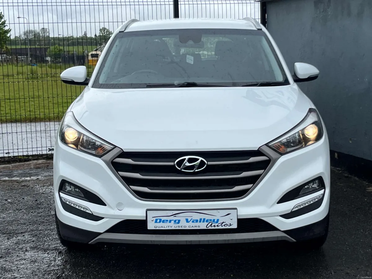 HYUNDAI TUCSON 1.7 Tucson SE Nav Blue Drive 2WD CR - Image 2