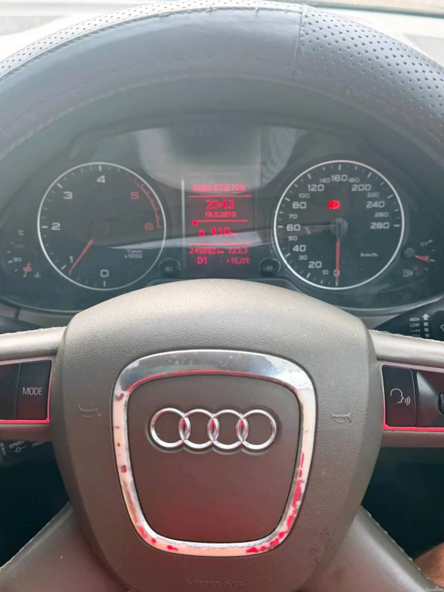 2011 Audi Q5 Quattro - Image 2