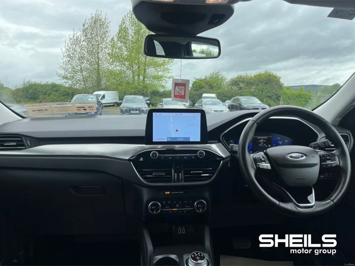 Ford Kuga 2.5 Duratec 190PS FHEV Titanium Auto - Image 3