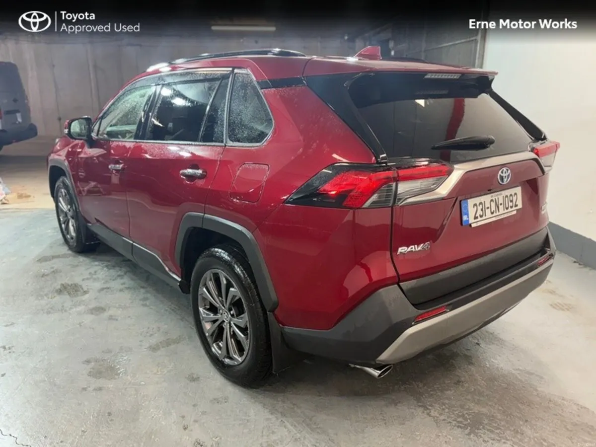 Toyota RAV4 RAV4 HYBRID PLATINUM FWD REDUCED -1000 - Image 3