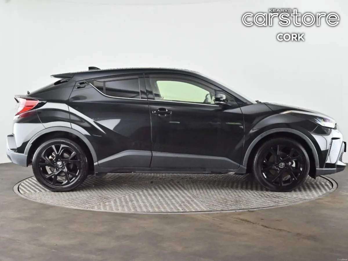 Toyota C-HR 1.8 HYBRID Auto - Image 2