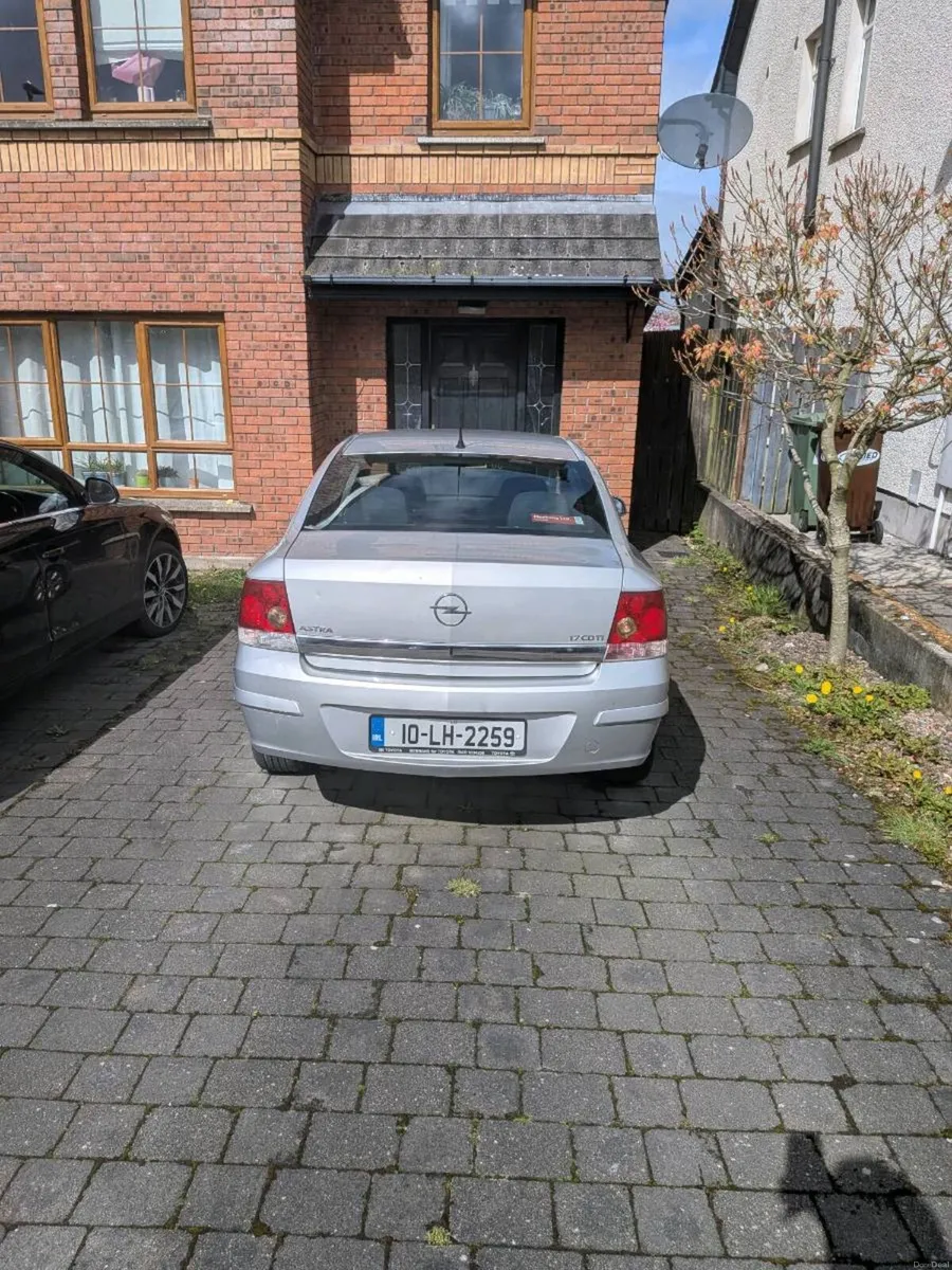Car - Image 4