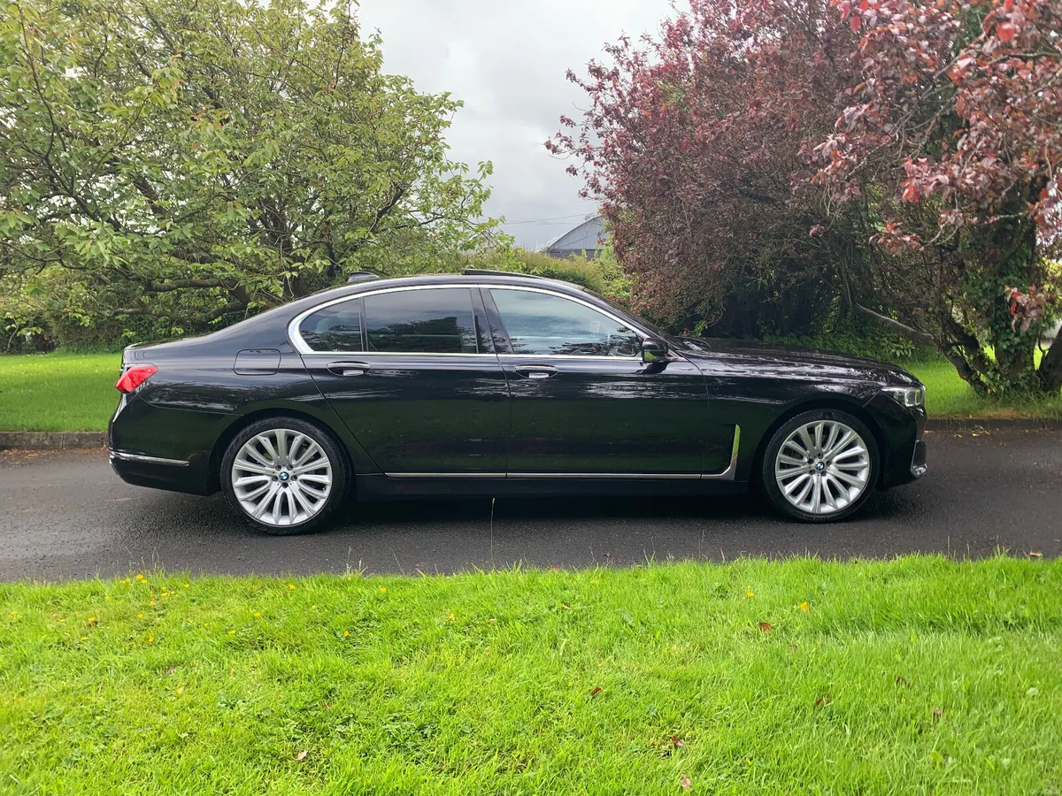 BMW 7-Series 2019 730d - Image 5