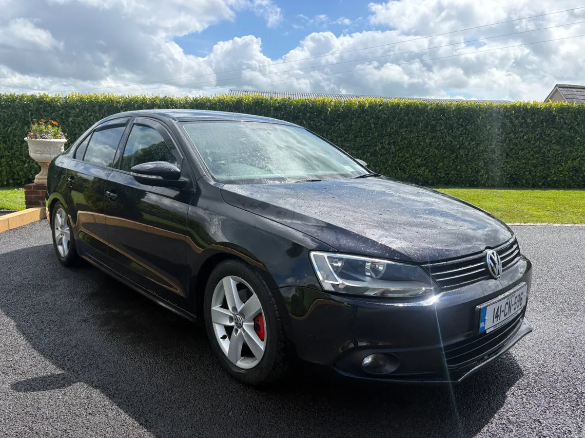Volkswagen Jetta 2014 - Image 2