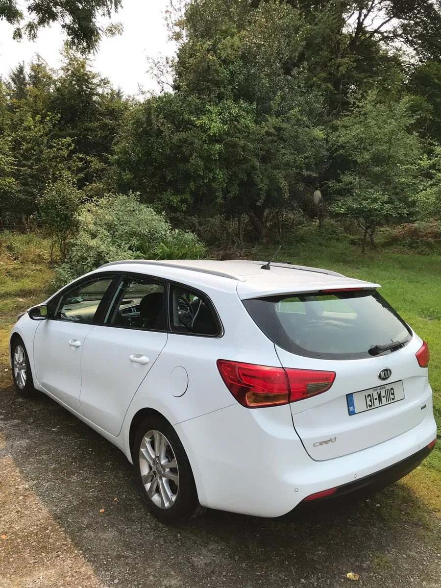 KIA CEED 1.6 DIESEL AUTOMATIC - Image 1