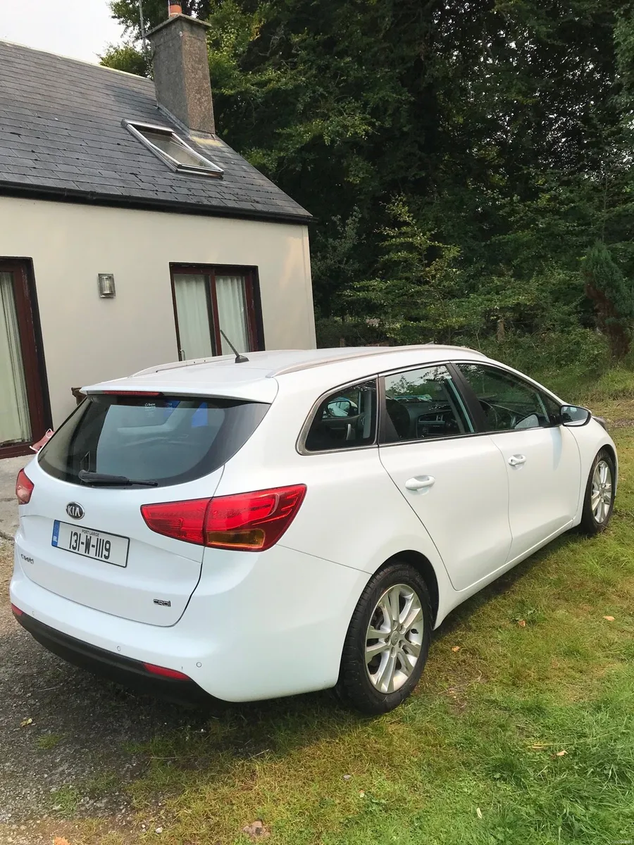 KIA CEED 1.6 DIESEL AUTOMATIC - Image 2