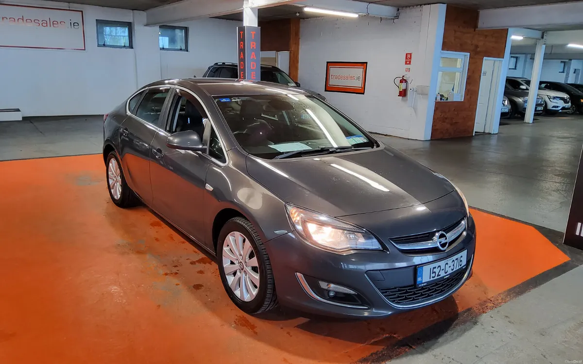 Opel Astra 2015 - Image 1