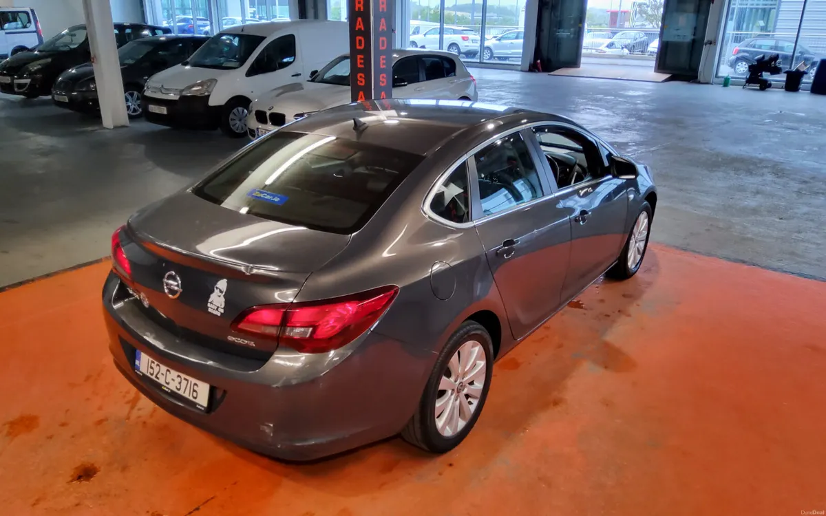 Opel Astra 2015 - Image 3
