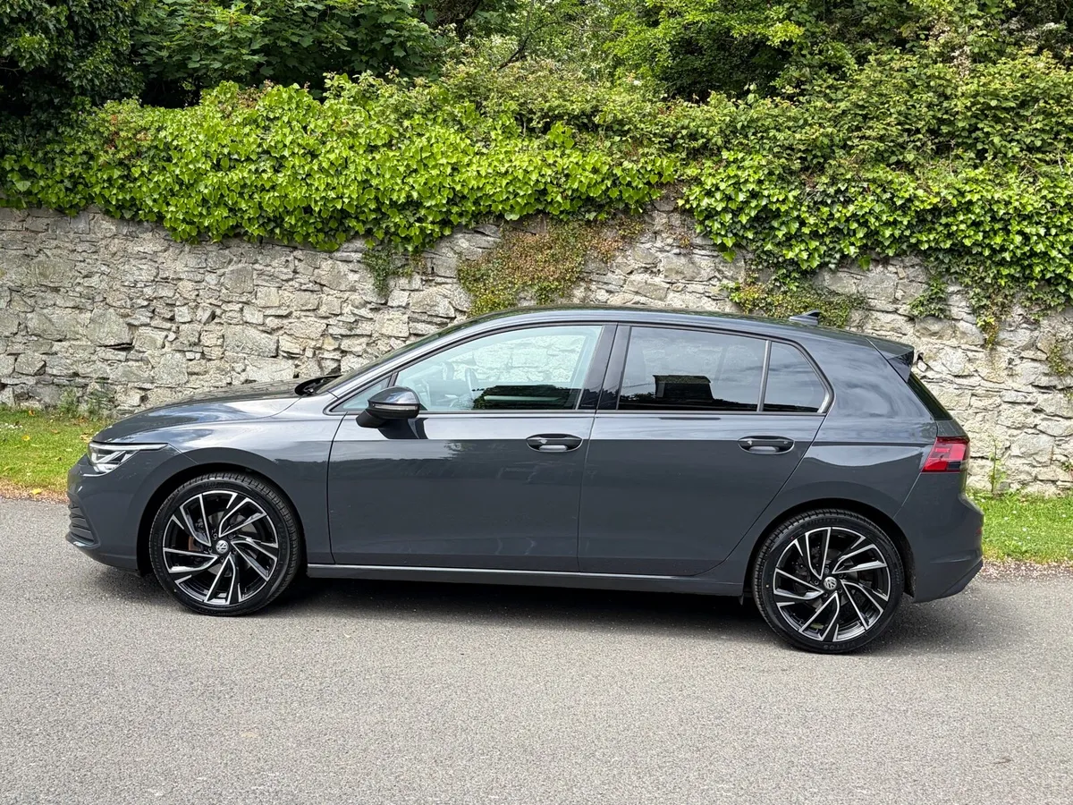 2023 Volkswagen Golf 1.5 TSI Life 130 BHP - Image 3