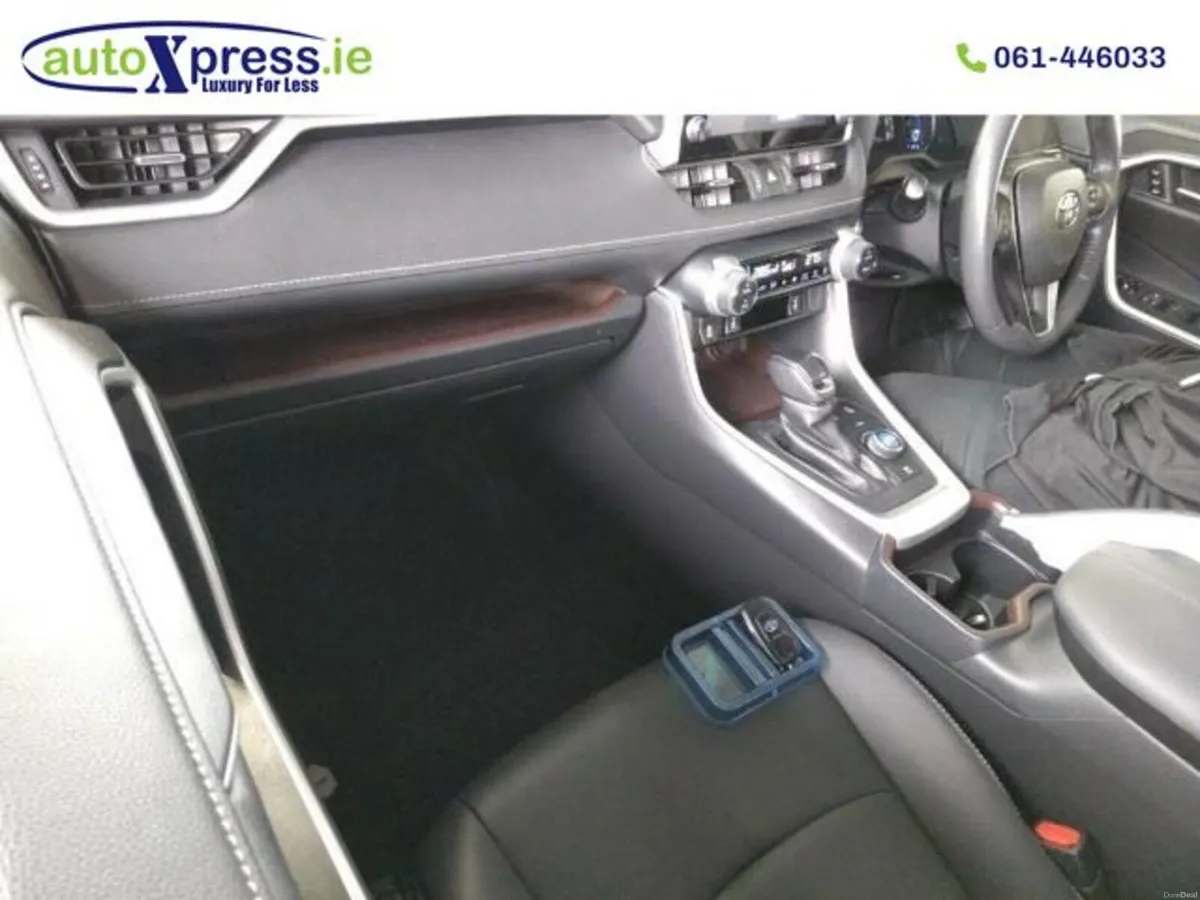 Toyota RAV4 2.5 Hybrid G Leather Pack 4WD - Image 2