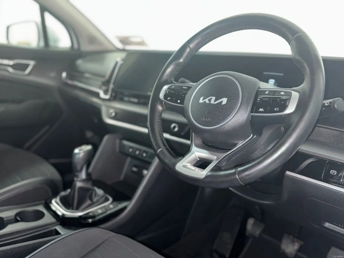 Kia Sportage Manual 5DR - Image 2