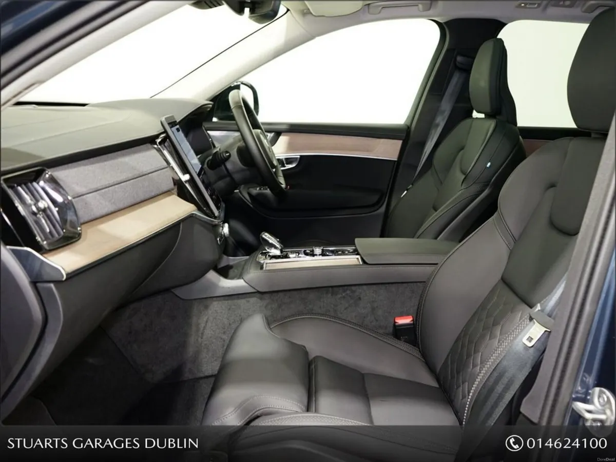Volvo XC90 PLUS DARK: DENIM BLUE WITH BLACK LEATHE - Image 3