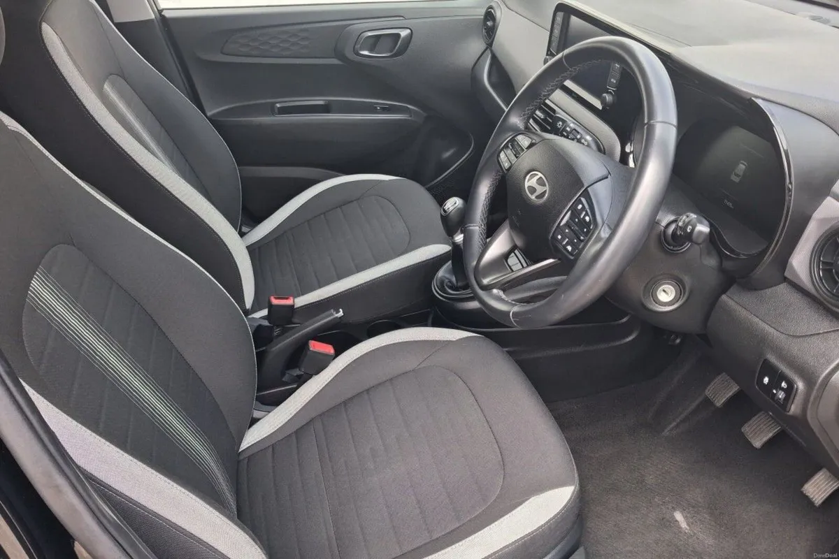 Hyundai i10 Deluxe Plus 1.0 Petrol - Image 4
