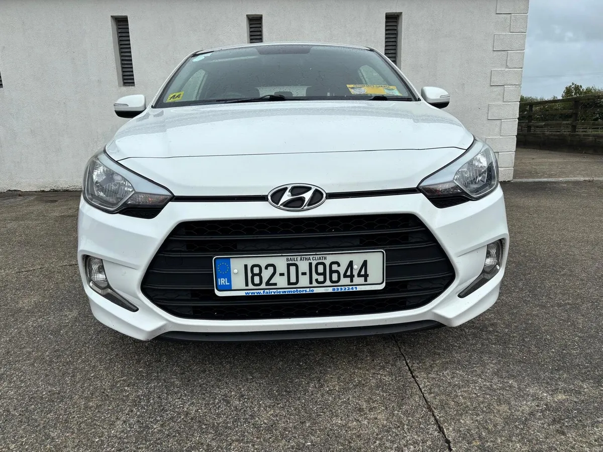 Hyundai i20 Classic Coupe 1.4 D 2018 - Image 4