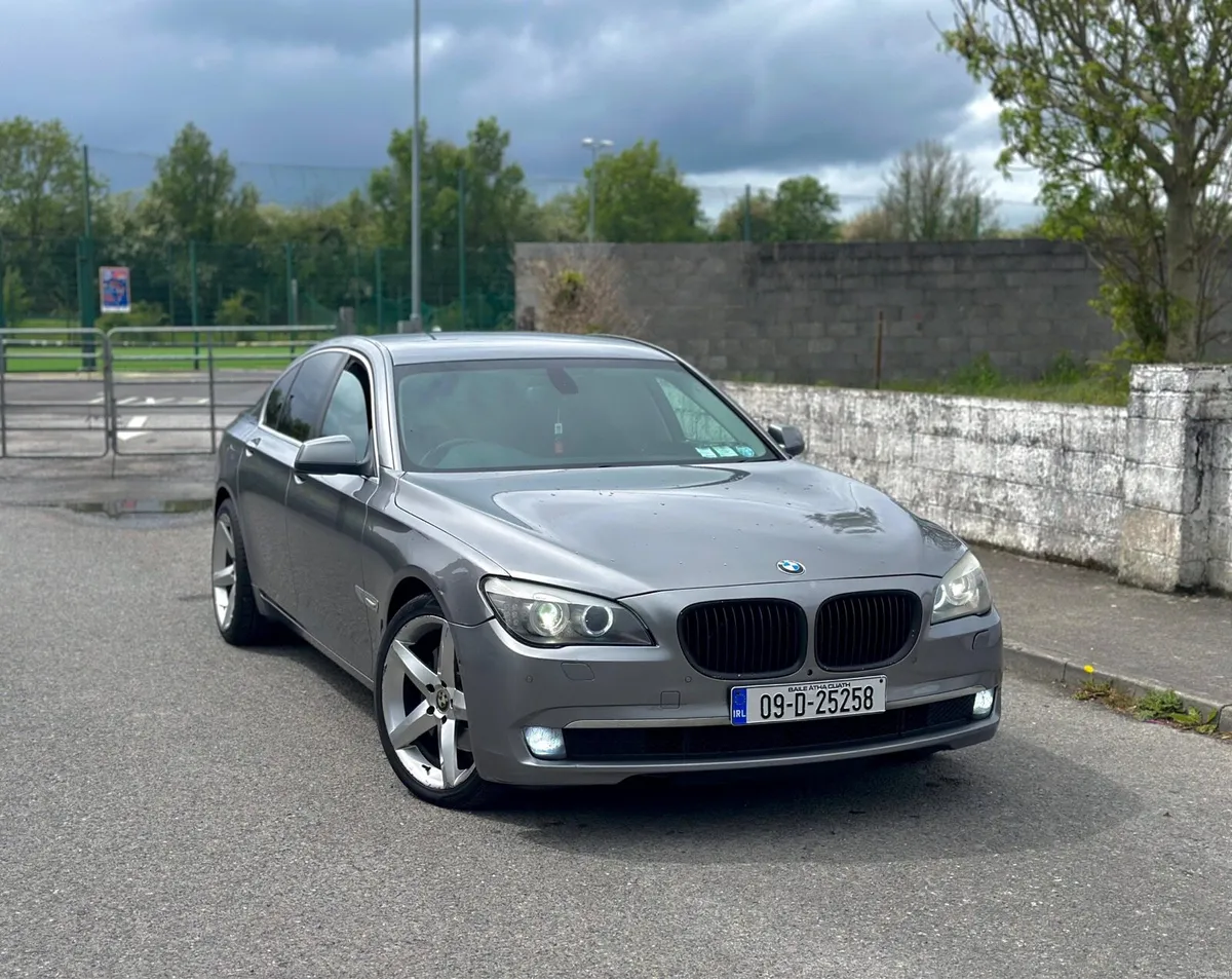 09 BMW 730D - Image 1