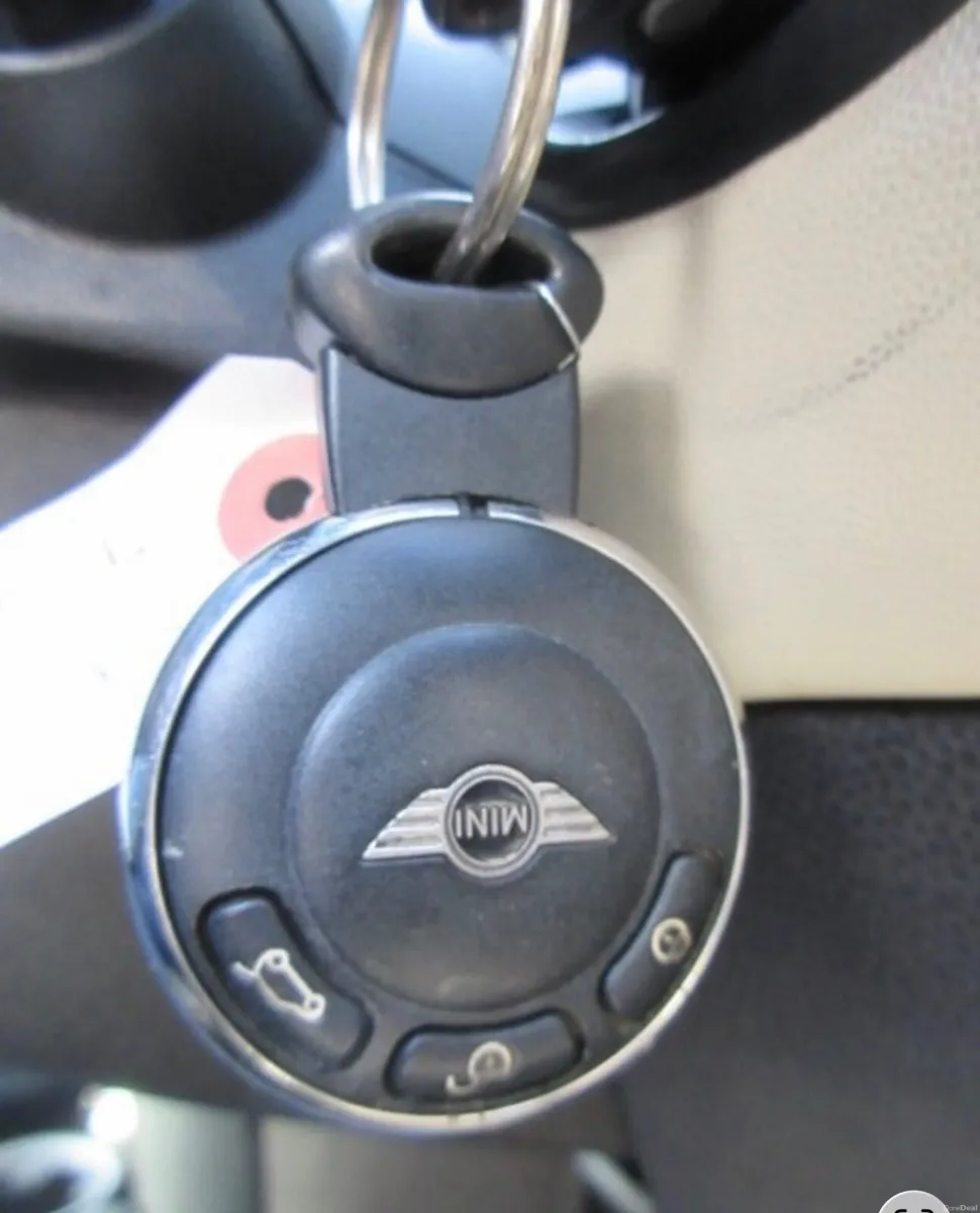 2013 Mini Cooper Perfect condition automatic - Image 4