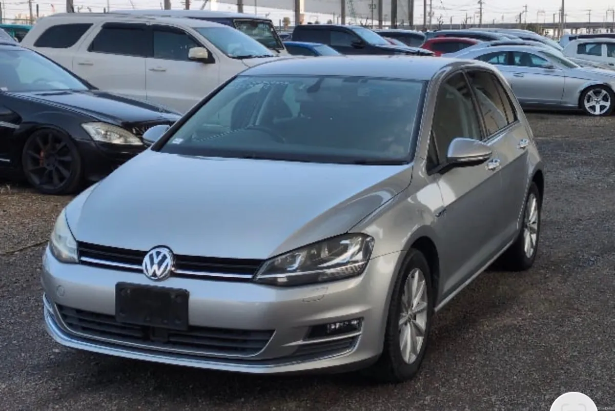 2015 VW Golf Lounge excellent condition Automatic - Image 1