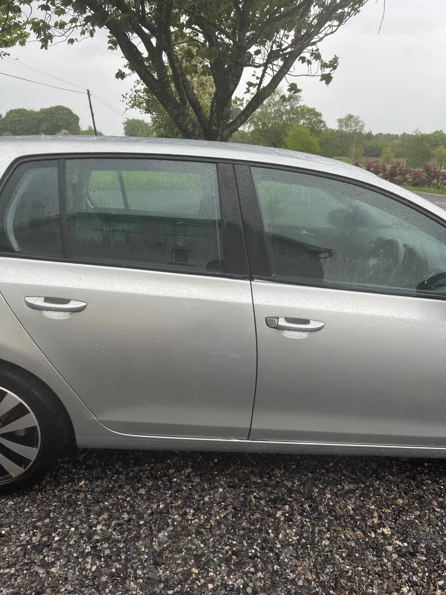 Volkswagen Golf 2011 - Image 3