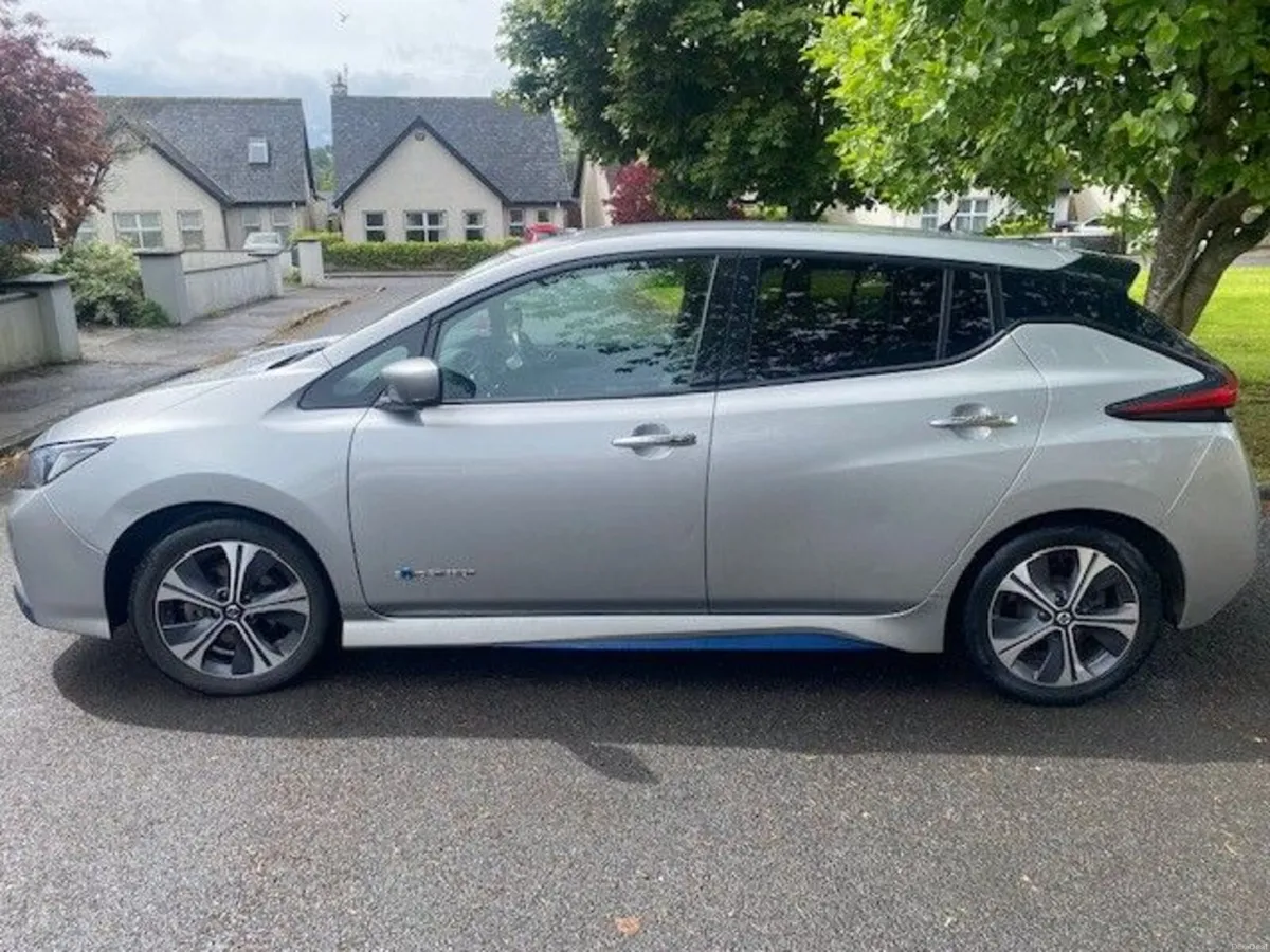 Nissan Leaf 2019 EV SV Premium 40KW - Image 4