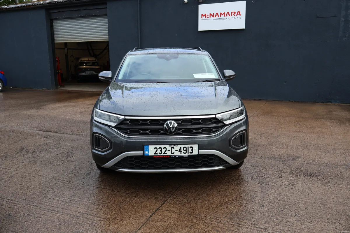 Volkswagen T-Roc Great Spec Exceptional Condition! - Image 4