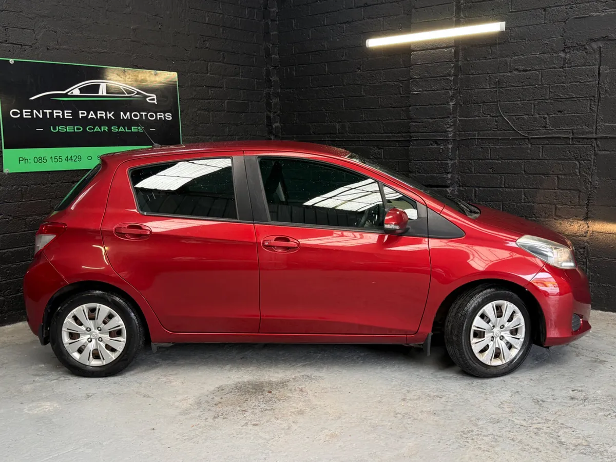 2014 Toyota Yaris 1.0i Luna **LOW KLMS** - Image 3