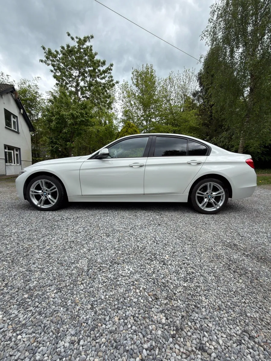 BMW f30 318D sport + - Image 4