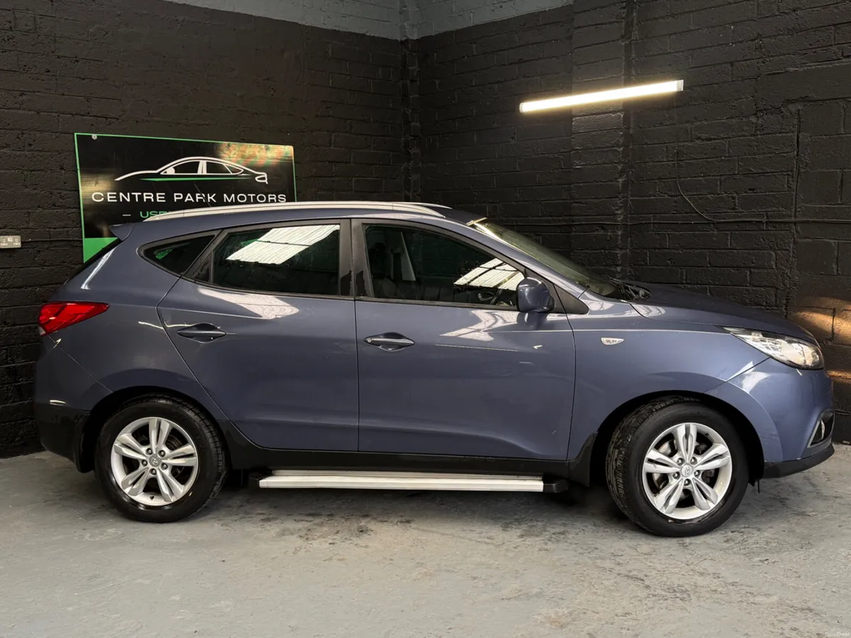 2012 Hyundai ix35 1.7D Executive - Image 3