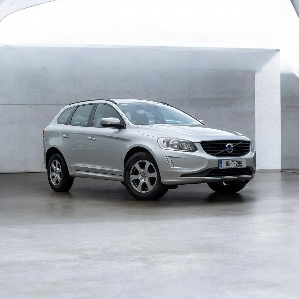 2016 Volvo XC60 2.0 Diesel warranty available - Image 1