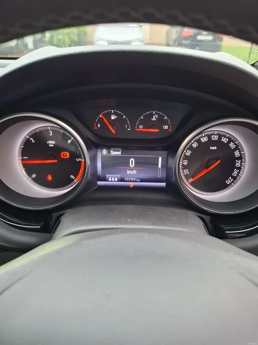 Opel Astra 2017 - Image 2