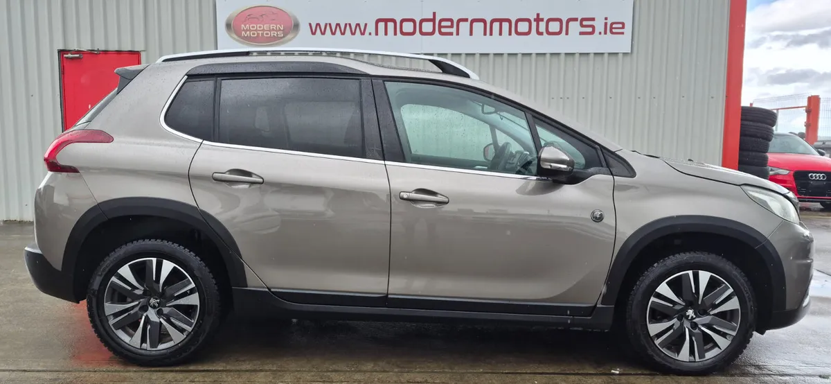 Peugeot 2008 automatic 1.2 allure low kms - Image 6
