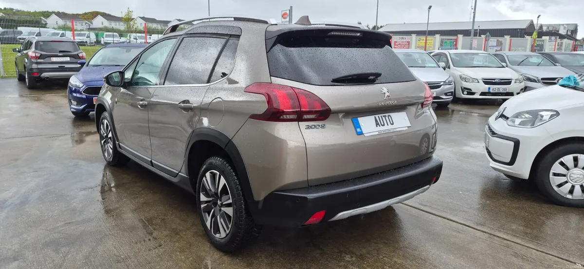 Peugeot 2008 automatic 1.2 allure low kms - Image 3