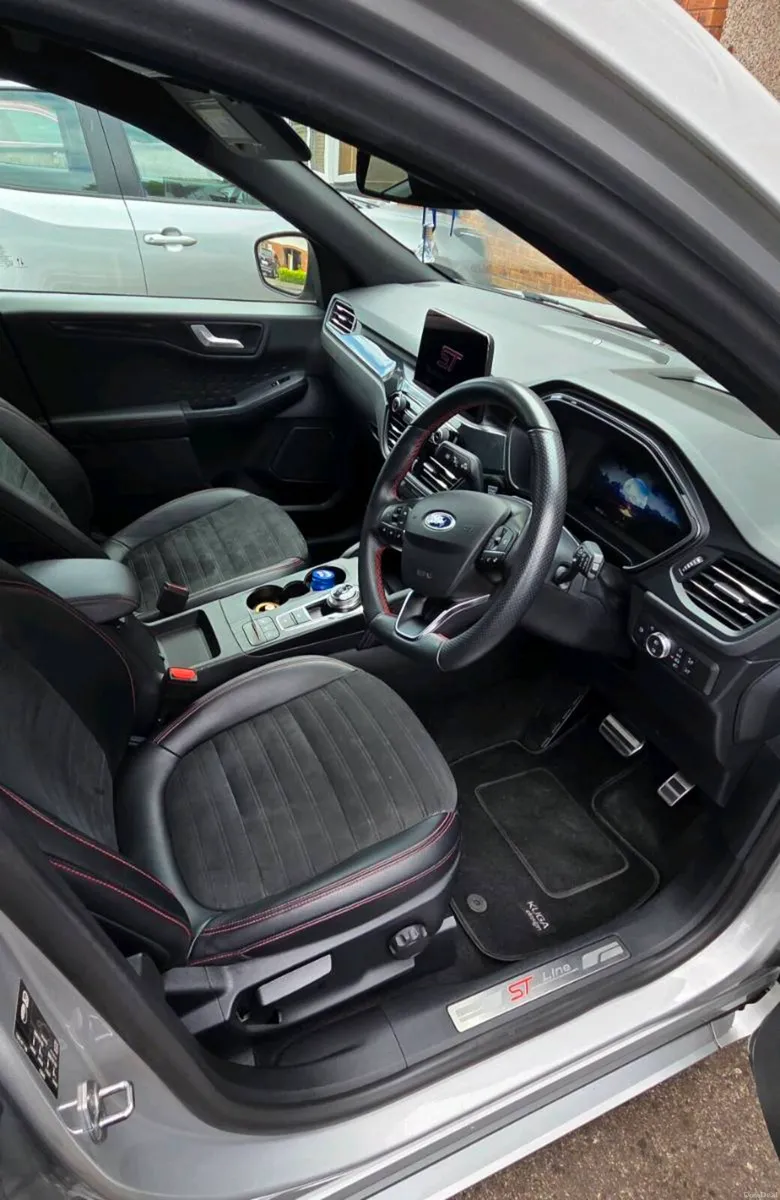 Ford Kuga PHEV ST Line - Image 5